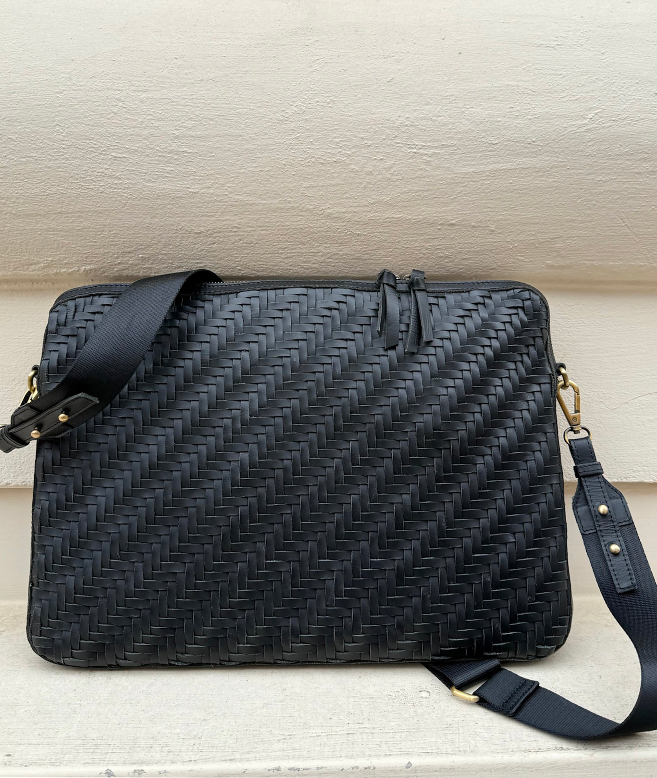 Braid Leather Computer Bag - Black – Loose Knot