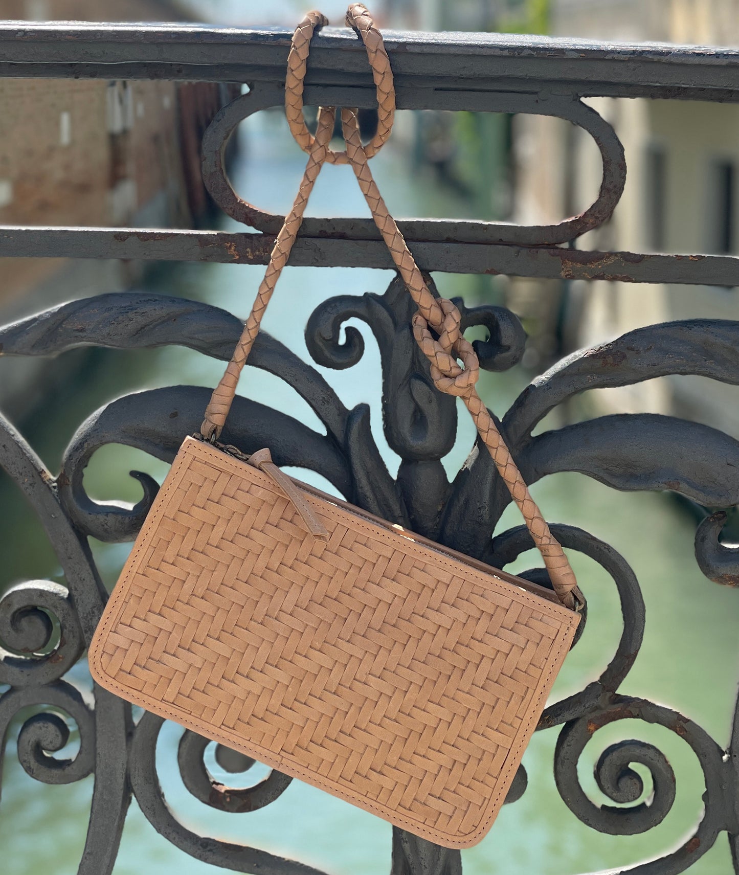 Braided Leather Hand Bag - Natural